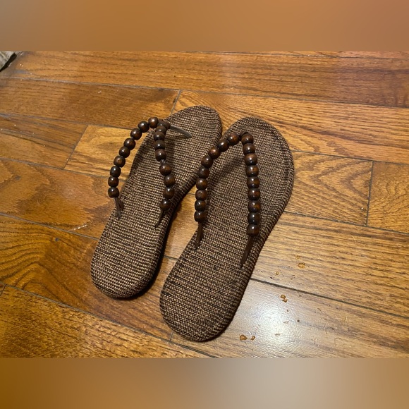 Shoes/Flats/Sandals Sizes 6-6.5 (USED/GOOD CONDITION) - Picture 8 of 8